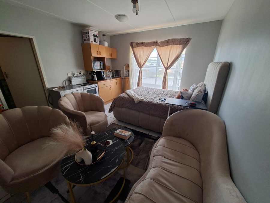 1 Bedroom Property for Sale in Kannoniers Park North West